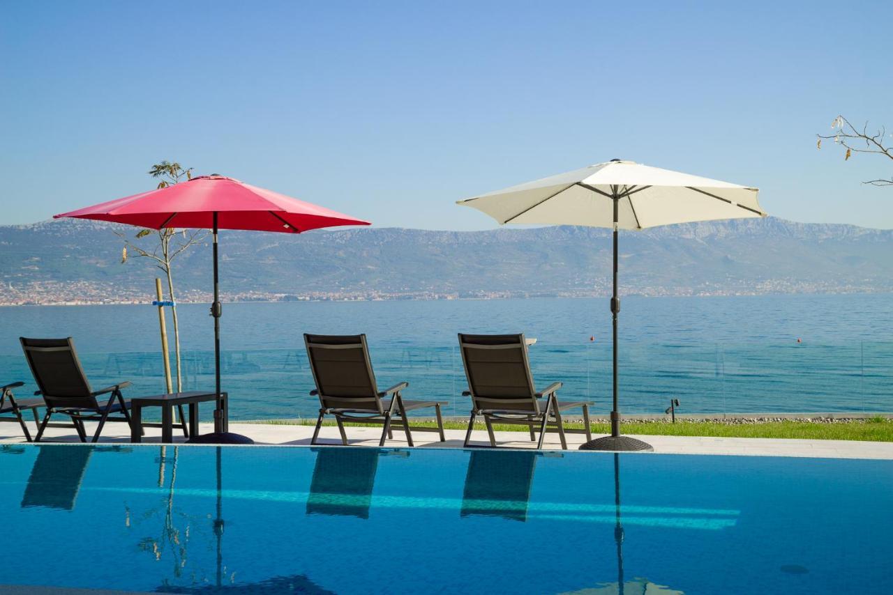Acadia Beach Villas & Apartments Slatine Bagian luar foto