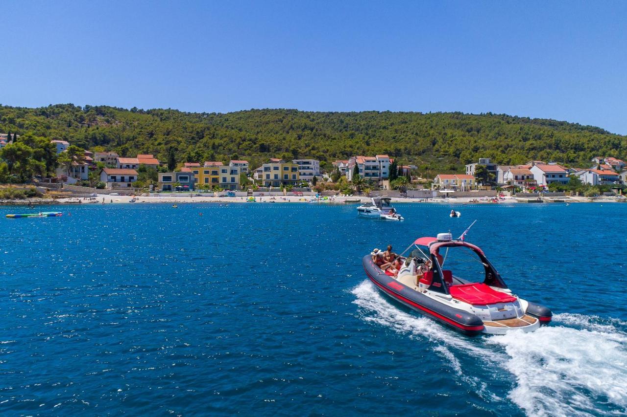 Acadia Beach Villas & Apartments Slatine Bagian luar foto
