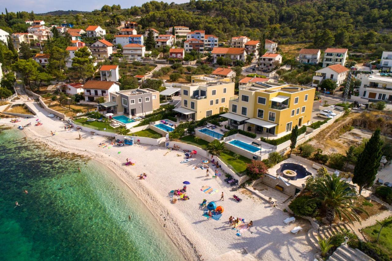 Acadia Beach Villas & Apartments Slatine Bagian luar foto