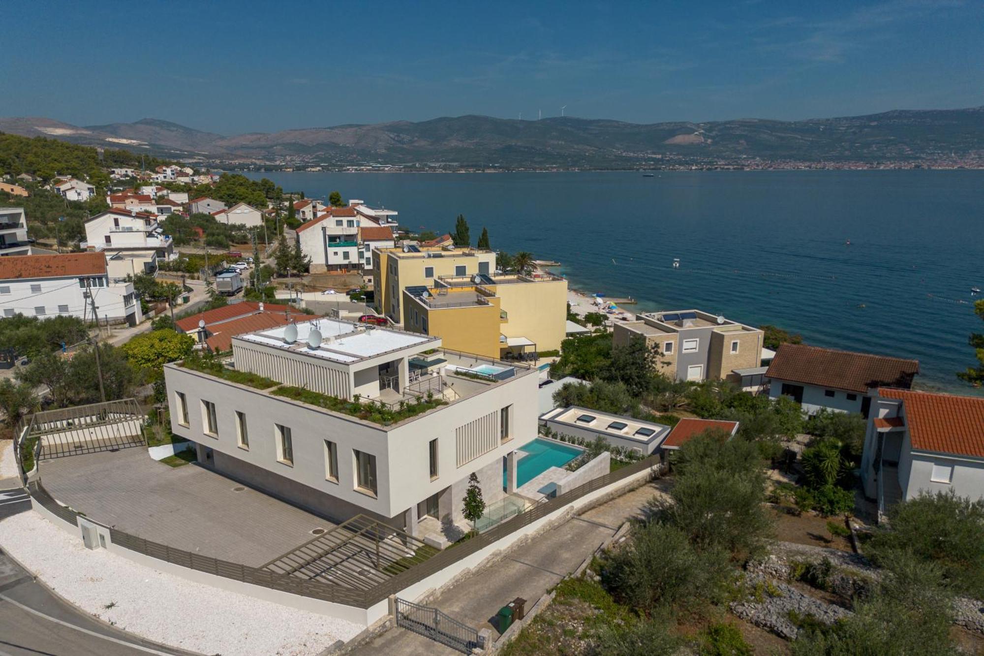 Acadia Beach Villas & Apartments Slatine Bagian luar foto
