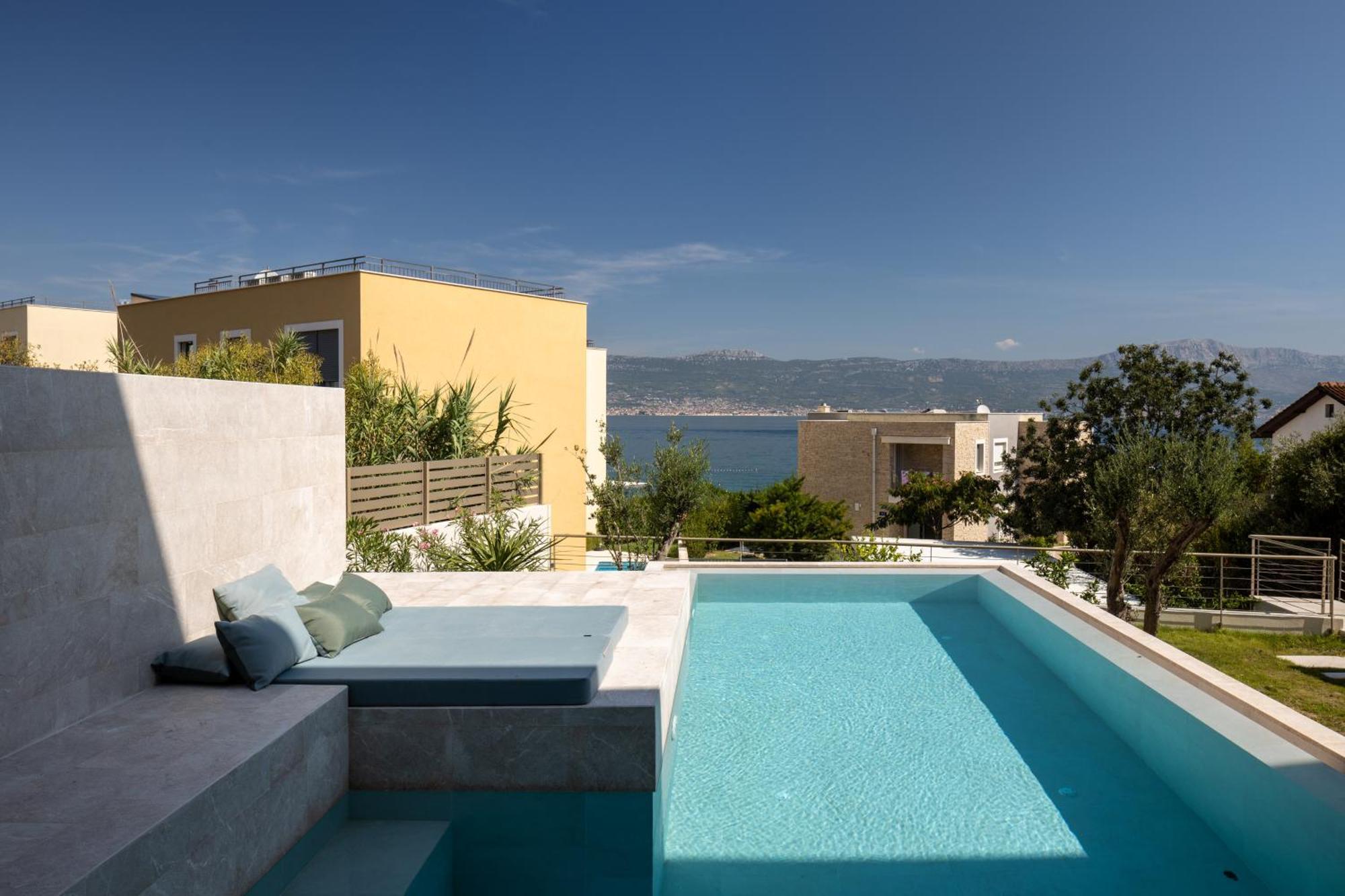 Acadia Beach Villas & Apartments Slatine Bagian luar foto