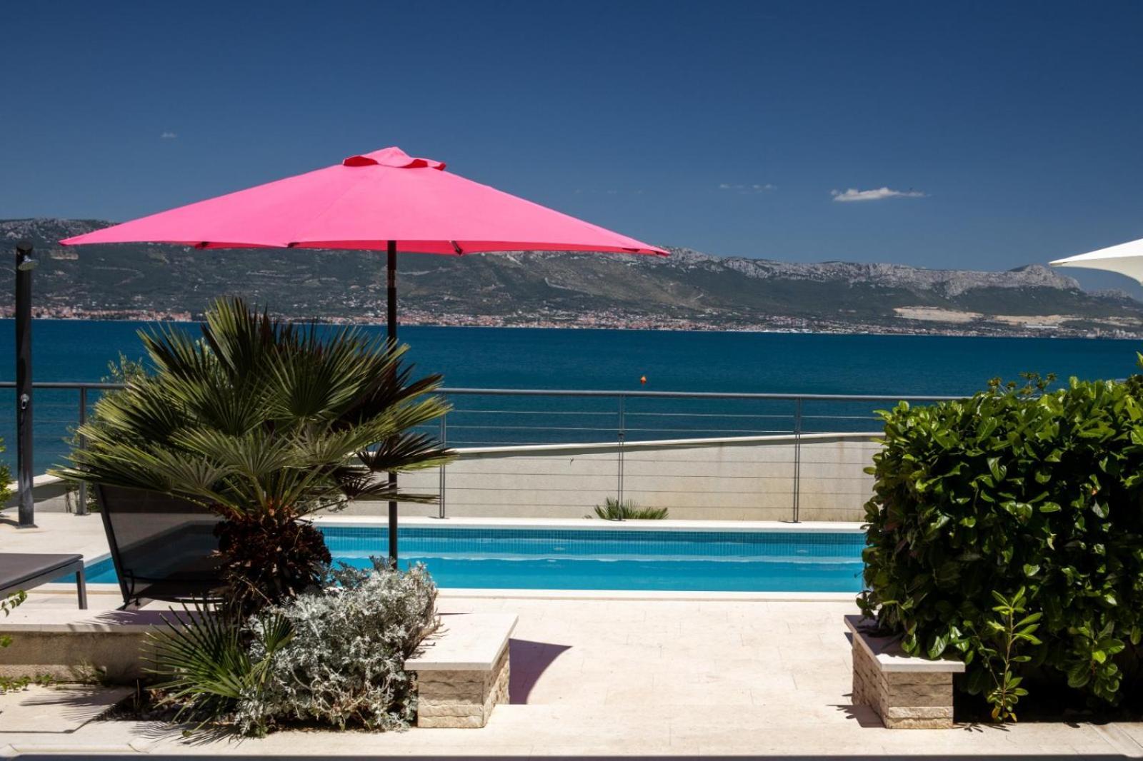 Acadia Beach Villas & Apartments Slatine Bagian luar foto