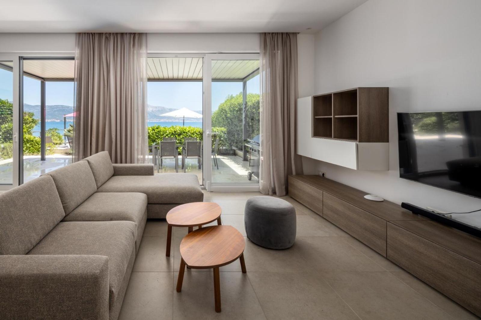 Acadia Beach Villas & Apartments Slatine Bagian luar foto