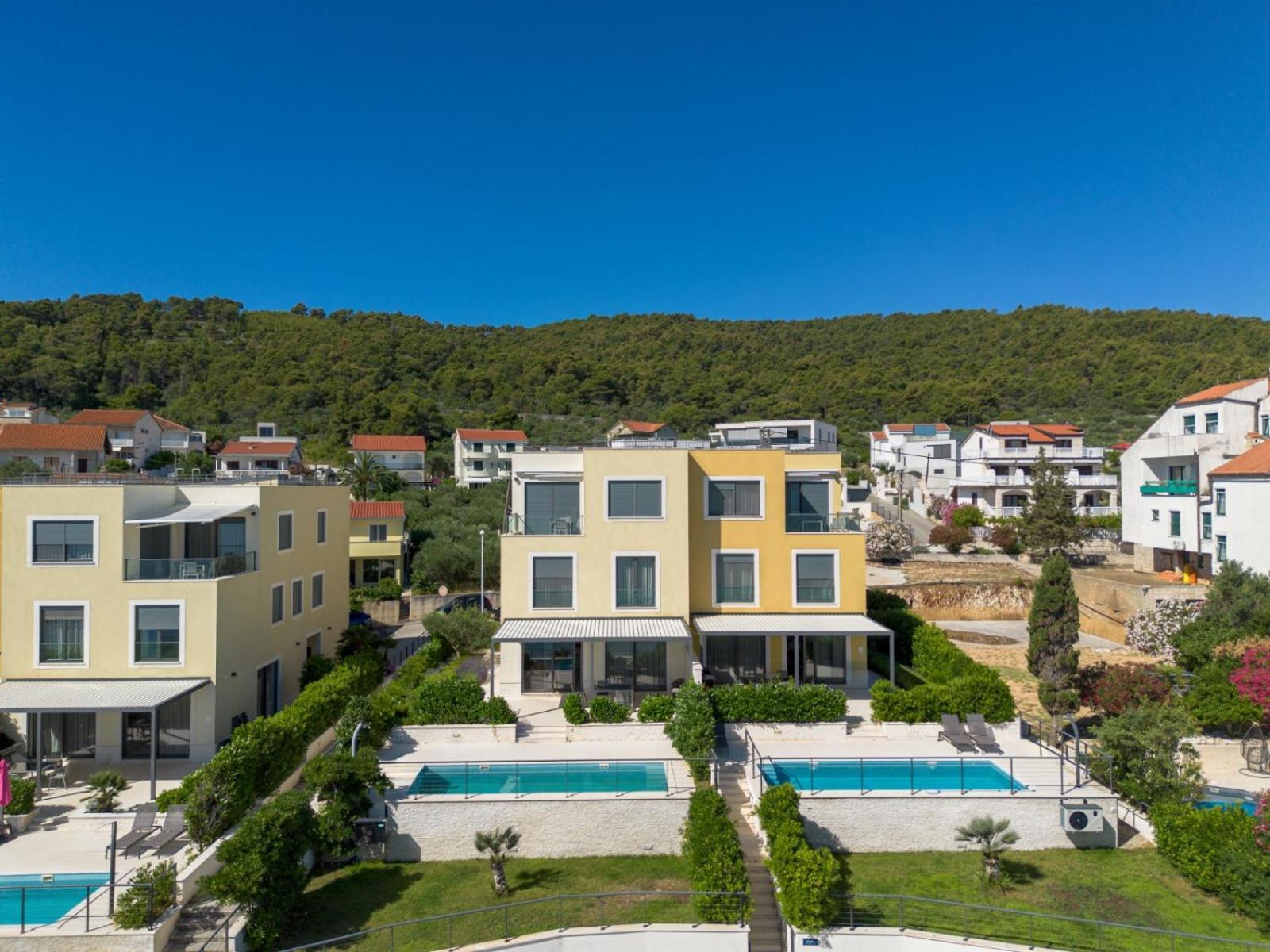 Acadia Beach Villas & Apartments Slatine Bagian luar foto
